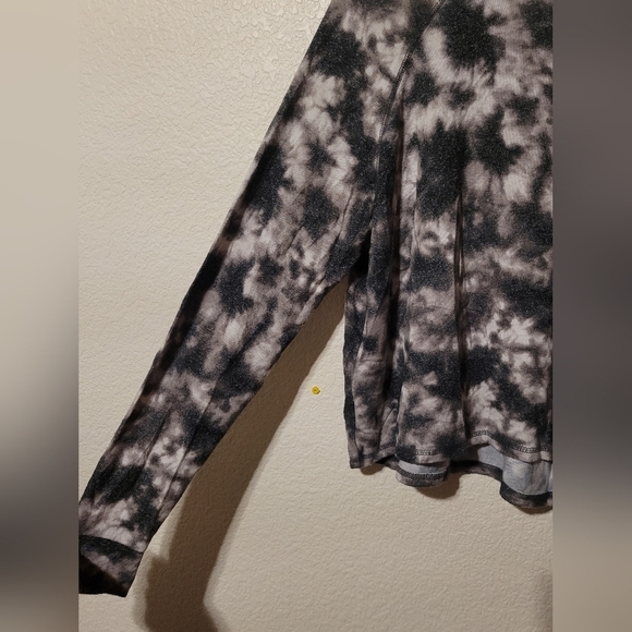 So Black Gray Purple Tie Dye Soft Fade Sweater Size Medium - Picture 5 of 12